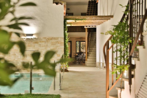 PATIO-DE-LOS-JAZMINES-CASA-RURAL-CONSUEGRA-VINO-CATA-ENOTURISMO-TURISMO